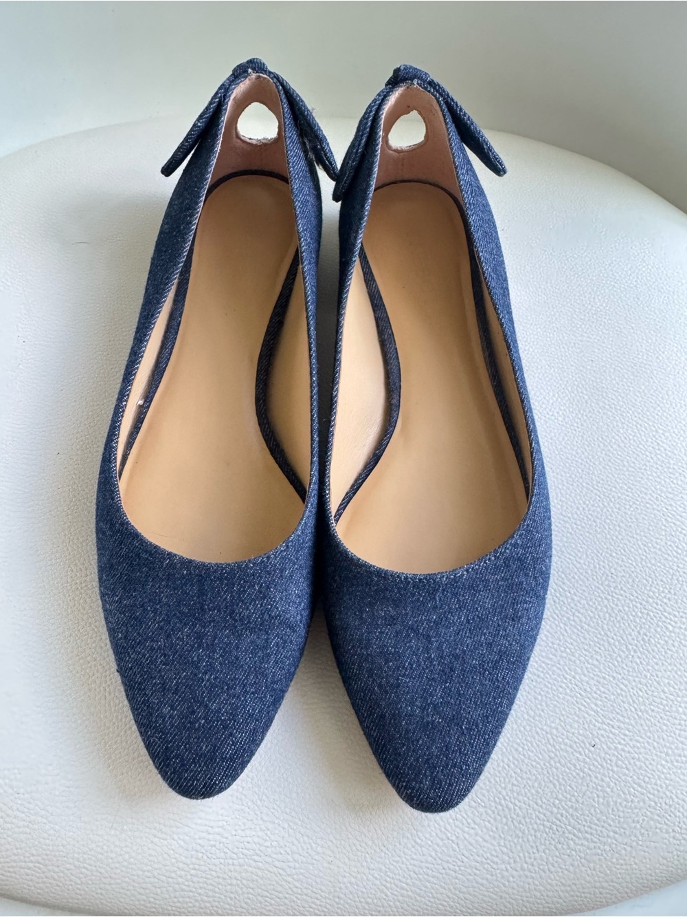 Talbots Denim Bow Ballet Flats Womens 8.5 M Blue Gold Heel Leather Sole Shoes - Picture 2 of 7
